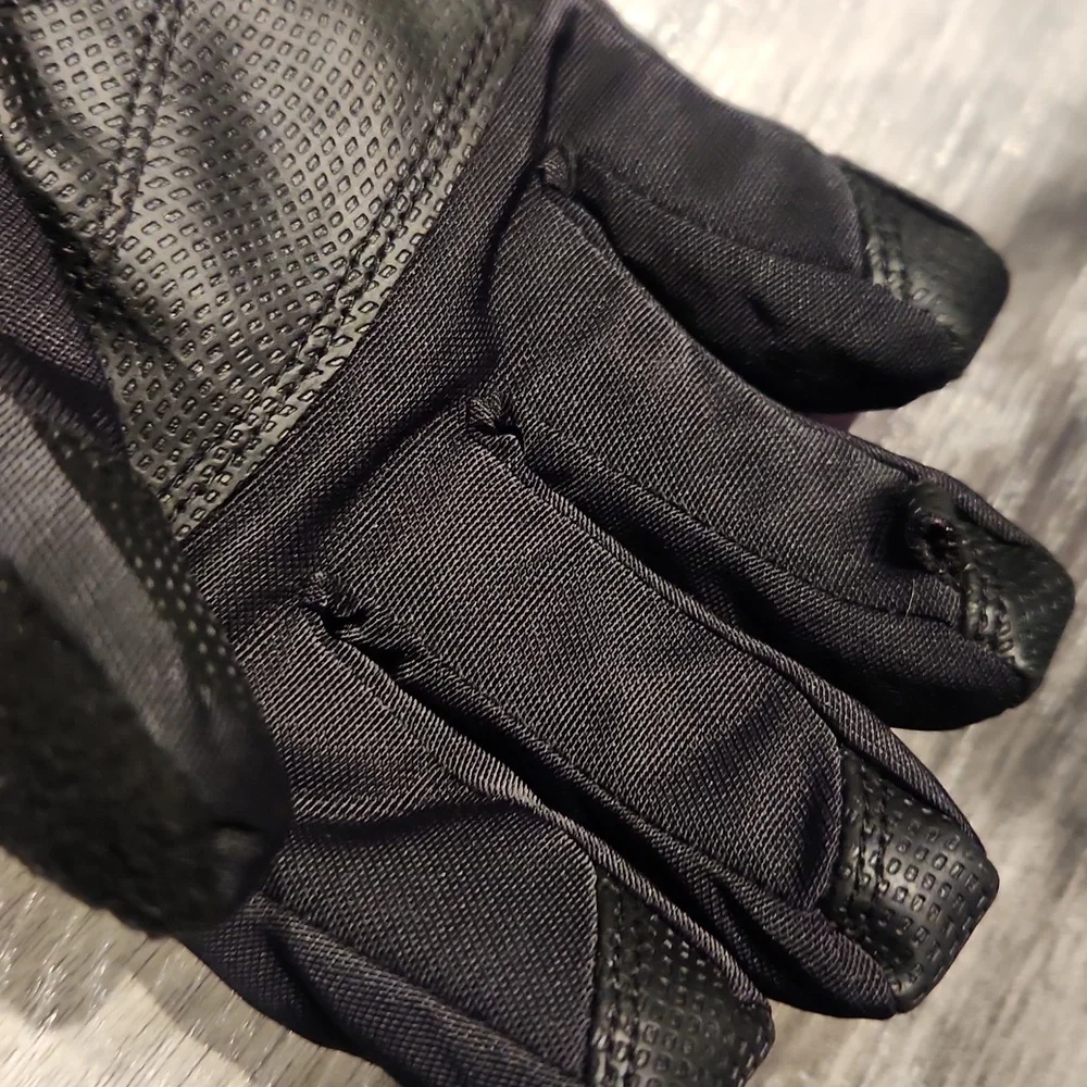 EUC Head Black and Pink Girls Sz M Insulated Gloves